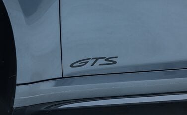 Porsche 911 Carrera 4 GTS (992.2) 38