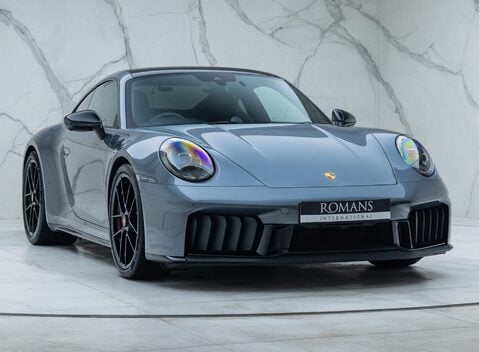 Porsche 911 Carrera 4 GTS (992.2) 8