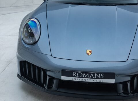 Porsche 911 Carrera 4 GTS (992.2) 33