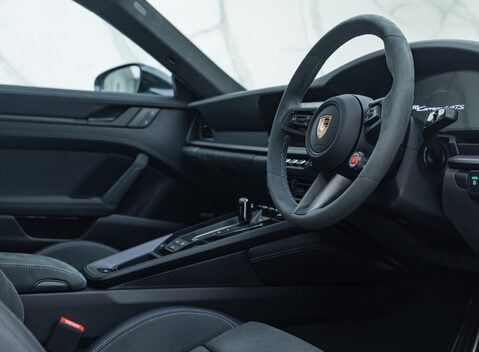 Porsche 911 Carrera 4 GTS (992.2) 11