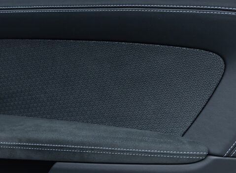 Porsche 911 Carrera 4 GTS (992.2) 30