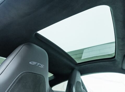 Porsche 911 Carrera 4 GTS (992.2) 16