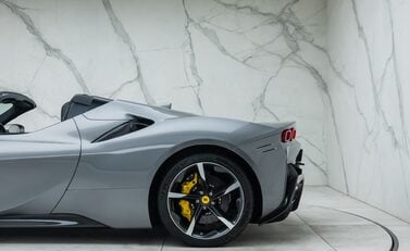 Ferrari SF90 SPIDER 44