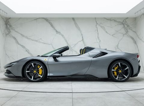Ferrari SF90 SPIDER 6