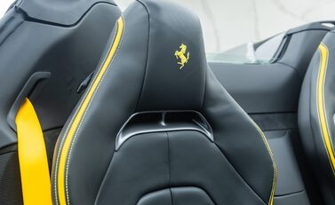 Ferrari SF90 SPIDER 18