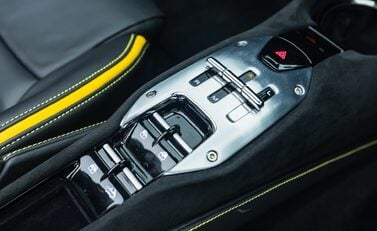 Ferrari SF90 SPIDER 24