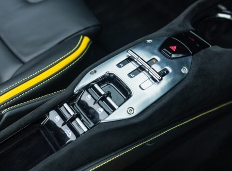 Ferrari SF90 SPIDER 24