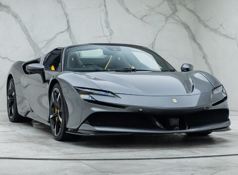 Ferrari SF90 SPIDER 12