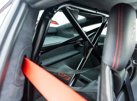 Porsche 911 GT3 (991.2) 11