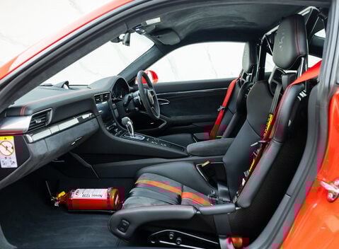 Porsche 911 GT3 (991.2) 13