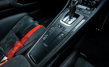 Porsche 911 GT3 (991.2) 18