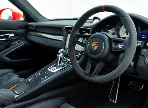 Porsche 911 GT3 (991.2) 9