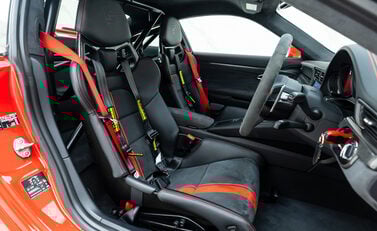 Porsche 911 GT3 (991.2) 8