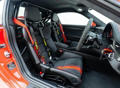 Porsche 911 GT3 (991.2) 8