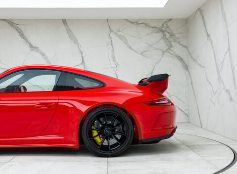 Porsche 911 GT3 (991.2) 33