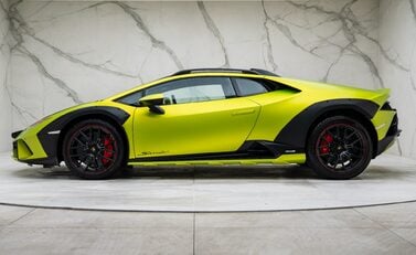 Lamborghini Huracan Sterrato 5