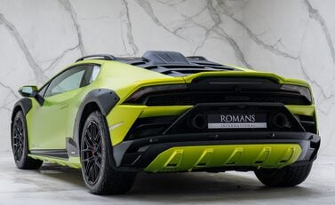 Lamborghini Huracan Sterrato 10