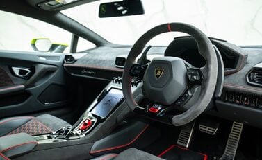 Lamborghini Huracan Sterrato 13