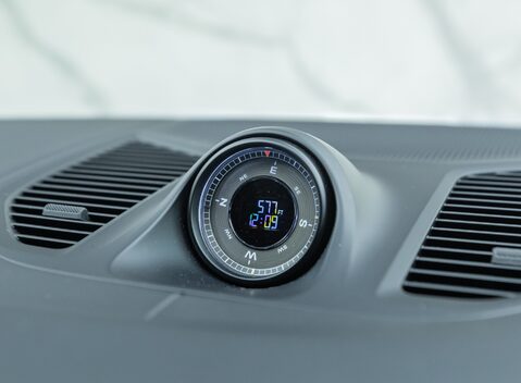 Porsche Cayenne TURBO E-HYBRID COUPE 22