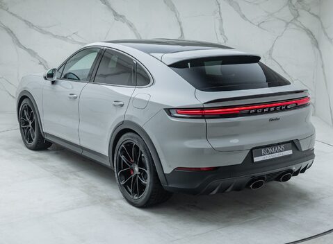 Porsche Cayenne TURBO E-HYBRID COUPE 12