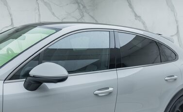 Porsche Cayenne TURBO E-HYBRID COUPE 35