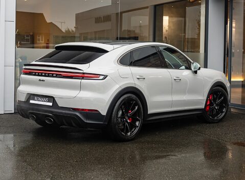 Porsche Cayenne TURBO E-HYBRID COUPE 6