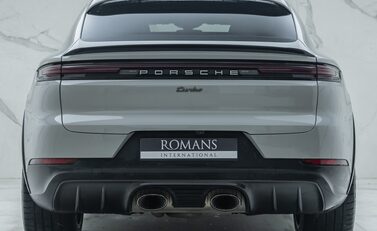 Porsche Cayenne TURBO E-HYBRID COUPE 8