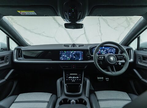 Porsche Cayenne TURBO E-HYBRID COUPE 21