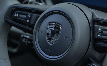 Porsche Cayenne TURBO E-HYBRID COUPE 27