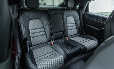 Porsche Cayenne TURBO E-HYBRID COUPE 19