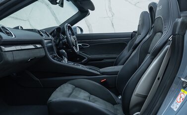 Porsche 718 BOXSTER GTS PDK 19