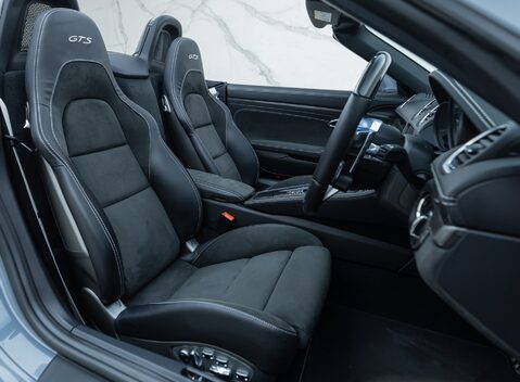 Porsche 718 BOXSTER GTS PDK 17