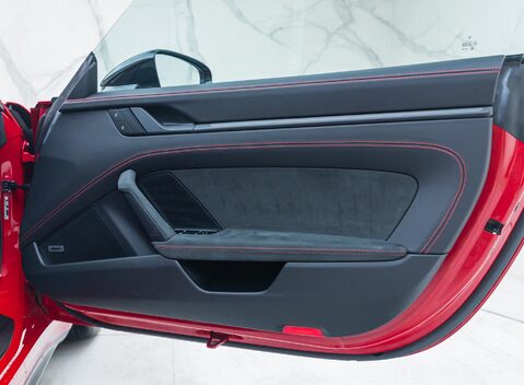 Porsche 911 CARRERA GTS (992) 31