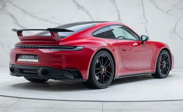 Porsche 911 CARRERA GTS (992) 6