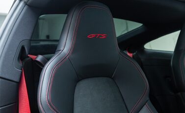 Porsche 911 CARRERA GTS (992) 15