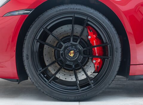 Porsche 911 CARRERA GTS (992) 32