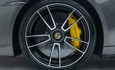 Porsche 911 (992) TURBO S 27
