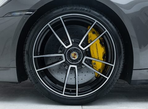 Porsche 911 (992) TURBO S 27