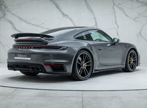 Porsche 911 (992) TURBO S 3