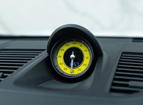 Porsche 911 (992) TURBO S 19