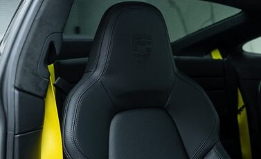 Porsche 911 (992) TURBO S 12