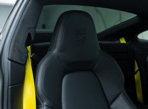 Porsche 911 (992) TURBO S 12