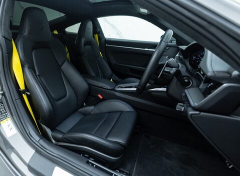 Porsche 911 (992) TURBO S 11