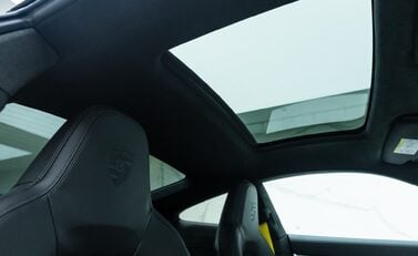 Porsche 911 (992) TURBO S 13