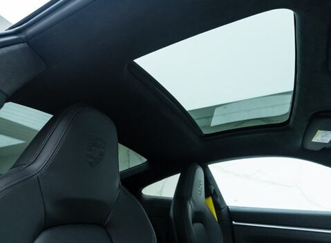 Porsche 911 (992) TURBO S 13