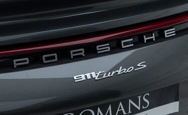 Porsche 911 (992) TURBO S 32