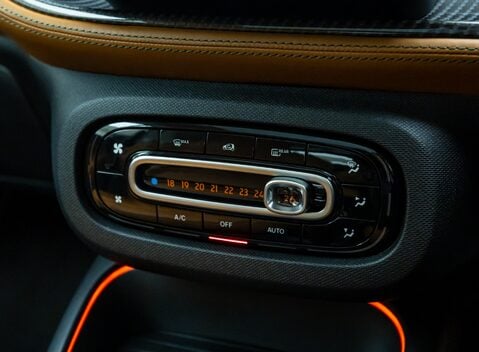 Smart Fortwo Coupe RACING GREEN EDITION 24