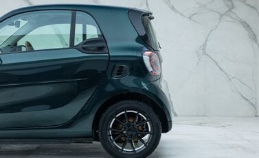 Smart Fortwo Coupe RACING GREEN EDITION 51