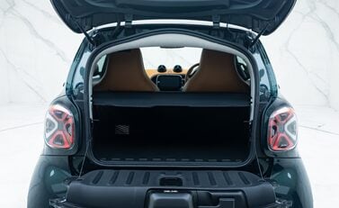 Smart Fortwo Coupe RACING GREEN EDITION 52