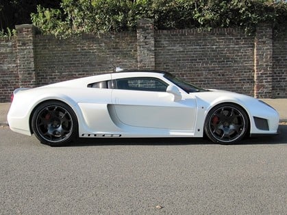 The Noble M600 colour selector 